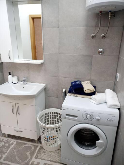 Obiteljski Stan Kastel Luksic Appartement Kaštela Buitenkant foto