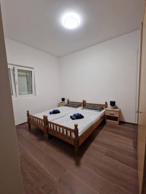 Obiteljski Stan Kastel Luksic Appartement Kaštela Buitenkant foto
